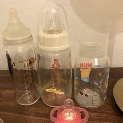 新生児用哺乳瓶とおしゃぶり