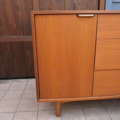 unico(ウニコ)のHOLM(ホルム)シリーズ キャビネットです！しっとりと