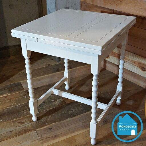 白を基調とした家具やアンティーク調家具を取り揃えるインテリアショップkino(キノ)の伸長式ダイニングテーブルです！イギリスのアンティーク家具の形を復刻させたコンパクトなテーブル。1人暮らしなどに♪CH110