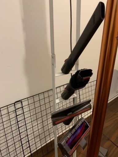 Dyson (ダイソン)  掃除機　スタンド付き