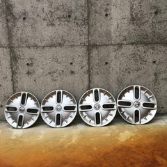 日産キューブ用ホイールカバーの画像