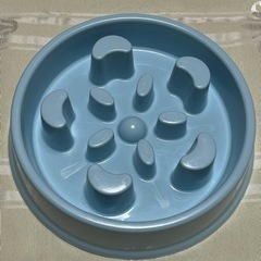 ◆早食い防止用◆ワンコ食器（プラスチック製）