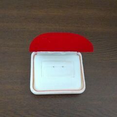 決定レトロなリングケース　紅白デザイン2種類の画像