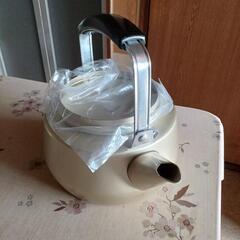 [値下げしました]　新品、未使用のヤカンです。の画像