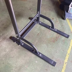 ● 懸垂マシン、ぶら下がり健康器、大型のタイプの画像