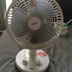 山善　卓上扇風機の画像