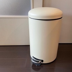 ペダル式ゴミ箱