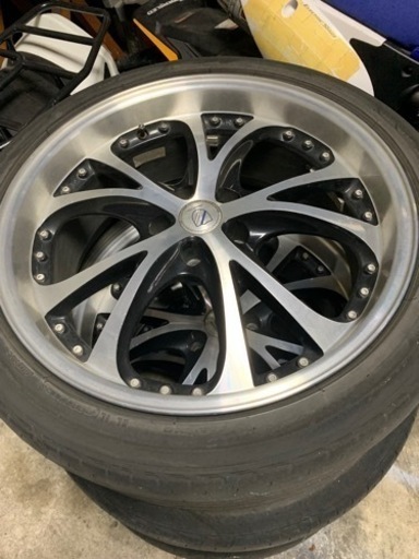 20インチ　アルミホイール