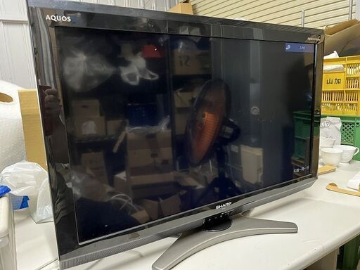 【値下げしました】★シャープ★液晶カラーテレビ LC-32E7 BCASカード付 リモコン無し