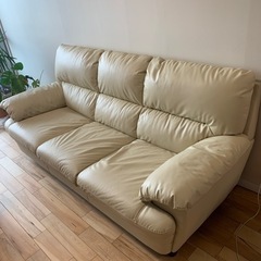 3人掛け　合皮ソファ　の画像