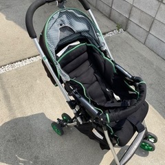 美品!!1ヶ月頃から使用可能　ベビーカー