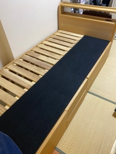 引き出し付き シングルベッド