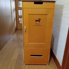 ワンちゃんグッズ等を収納出来るカワイイ棚
