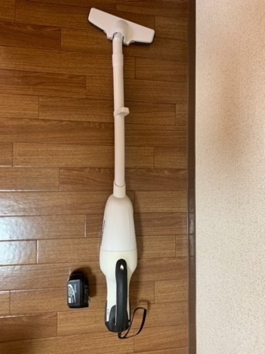 マキタ　コードレス掃除機・14.4Vバッテリー