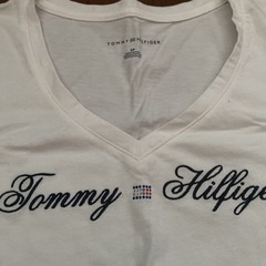 Tシャツ・Tommy Vネックの画像