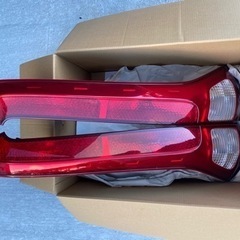 日産セレナ　C25  純正テールランプ