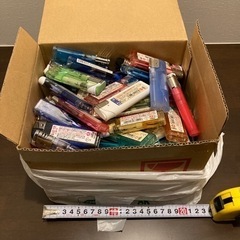 使い捨て 100円ライターの箱詰め