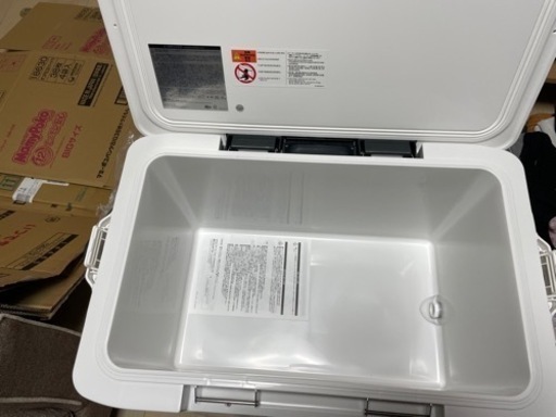 シマノ　30L ベイシス　クーラーボックス