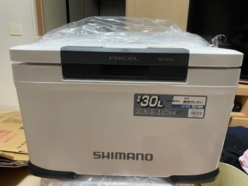 シマノ　30L ベイシス　クーラーボックス