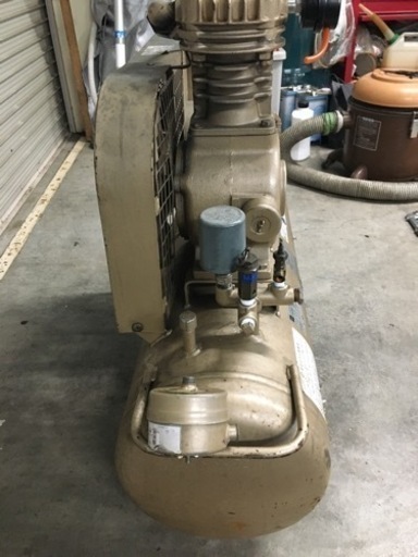 オイルレス　エアーコンプレッサー  東芝　訳あり！0.75kw 三相200v