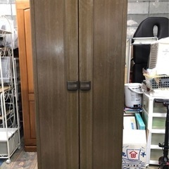 洋服タンス　こげ茶色　①