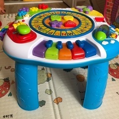 [受け渡し決定]5ヶ月~1才 音がなるテーブル・プーさんの仕掛けおもちゃの画像