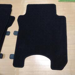 ホンダフィット後部座席足元マットの画像