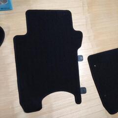 ホンダフィット後部座席足元マットの画像