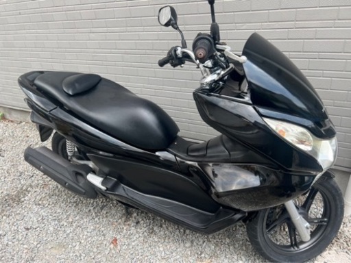 福岡　PCX125 黒 11143キロ　外装新品