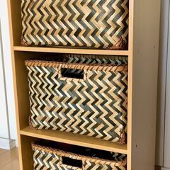 3段カラーボックス  かご付き　収納の画像