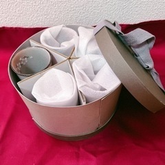 新品 湯呑み　5個セット　箱付きの画像