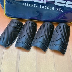 サッカーバック　すねあての画像