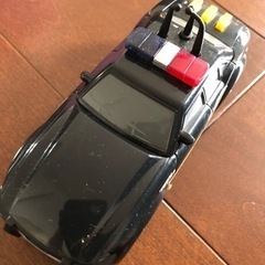 音が鳴る　光る！　パトカーの画像
