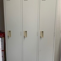 【あげます】3人用ロッカー　鍵付
