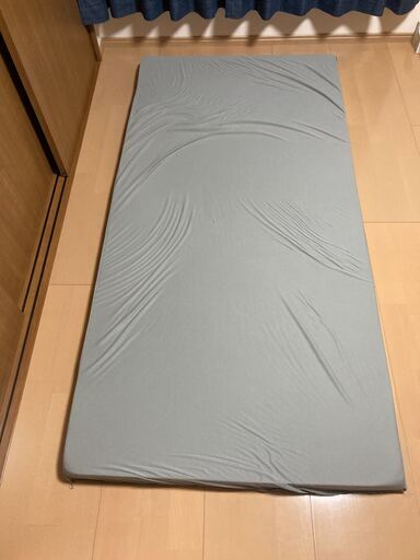 値下げしました。ニトリの低反発マットレス、2ヶ月使用、定価15,900円、シングルサイズ