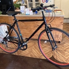 700×28c】6段変速 クロスバイク 黒×赤