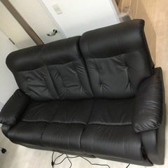 値下げしました！　電動リクライニングソファ　三人掛け