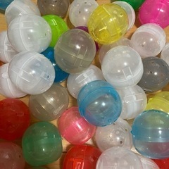 ガチャガチャの空カプセルノンセパレート75個セット
