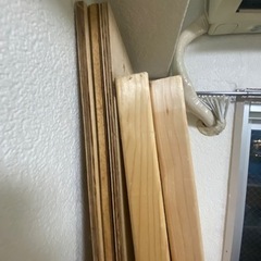 焚き火用薪にいかが？　2×4材　棚板材　差し上げます。の画像