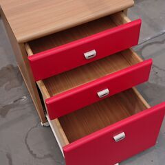 子供用　学習机に付属していた脇机と棚　USEDの画像