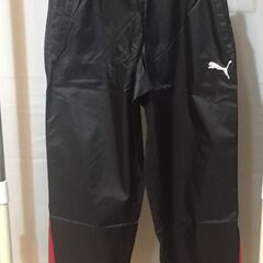 2F-3008 新品 PUMA　プーマ　ピステ　上下セット　薄手　サッカー　フットサル レッド/ブラック Mサイズの画像