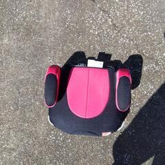 ジュニアシート赤（使用感あり）