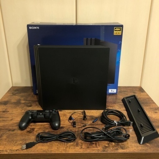 PS4Pro本体 CUH-7100B B01 Jet Black 1TB