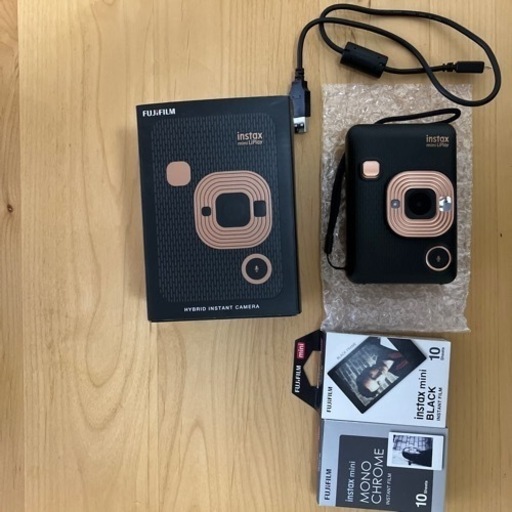FUJIFILMのチェキ！　今だけおしゃれフイルム2セット付き‼︎
