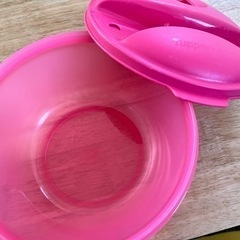 ガラスボウル3つ、サラダボウルの画像