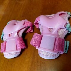 【再値下げしました】子ども用ヘルメット、キッズプロテクターの画像