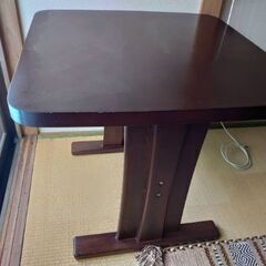 ダイニングテーブルの画像