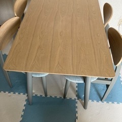 ダイニングテーブル　4人がけ