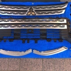 三菱デリカd5 フロントグリル一式　新車外し