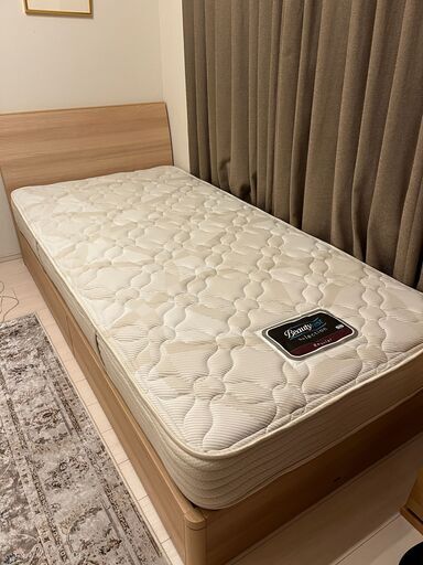 シモンズのシングルベッド（マットレス付き）